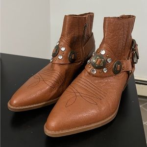 Carlos Santana Cowgirl’s boots. Size 10.